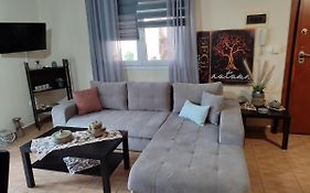 Όμορφο Διαμέρισμα Σε Μονοκατοικία Στη Λεπτοκαρυα.